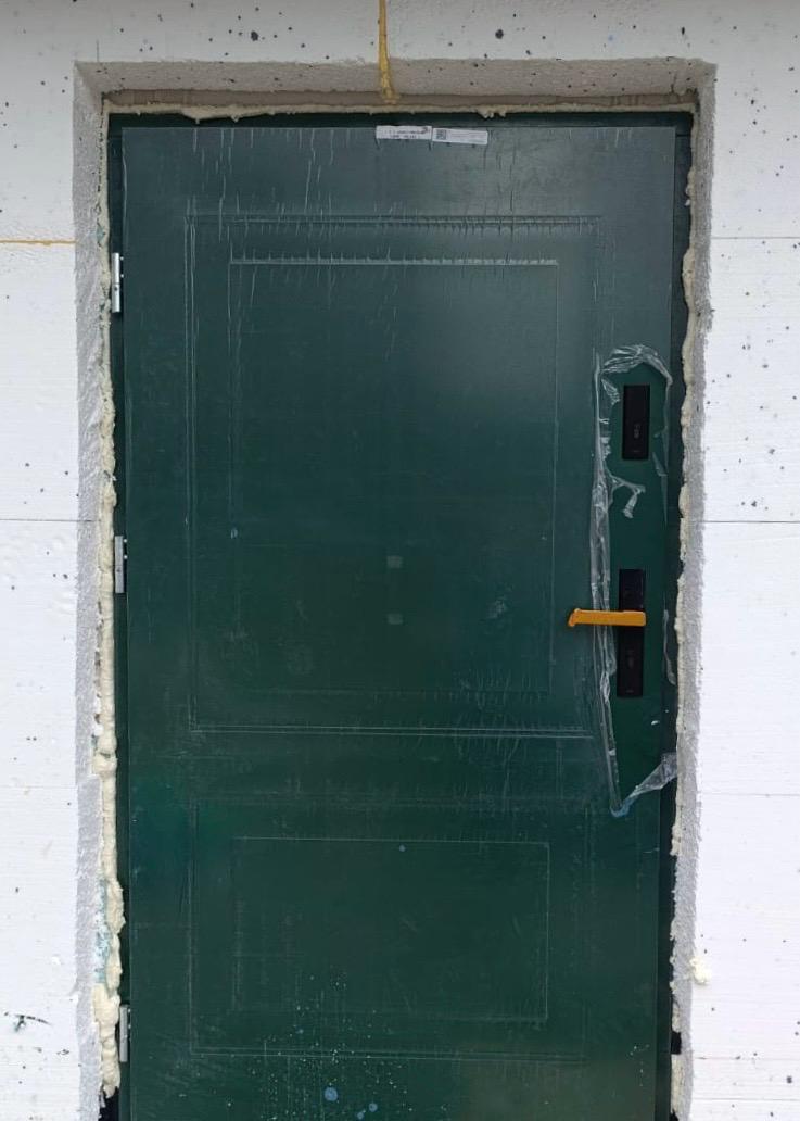 Drzwi zewnętrzne Stal PREMIUM+72 T32 zielone RAL 6005.jpg (63 KB)